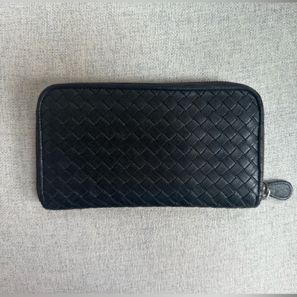 Bottega Veneta Handbags - Authentic Bottega Veneta Black Wallet